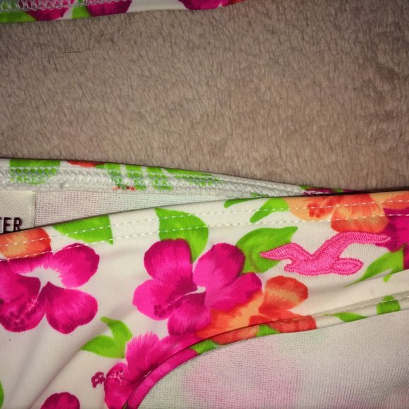 Hollister Bikini Swim Floral Scrunch Butt Ruffle - Picture 8 of 12